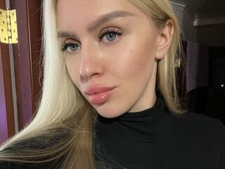 naughty camgirl masturbating JudiJadore