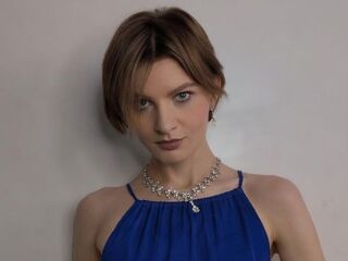 hot cam slut KarinaBiz