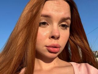 cam girl playing with dildo KarinaSavastru