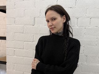 naughty camgirl masturbating with vibrator KeniaTucholski