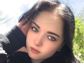 campicture KiraBentley