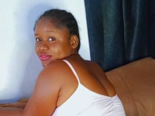 live webcam model KiraDon