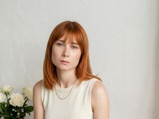 naked girl with webcam masturbating with vibrator KiraSunley