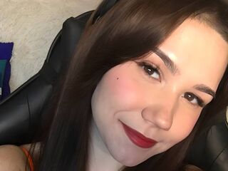 camslut showing tits KylieChapmann