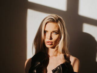 hot cam girl masturbating with sextoy LanaSharapova