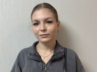 hot camhooker LauraTang
