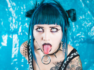 mastubating web cam girl LaurentMeadows