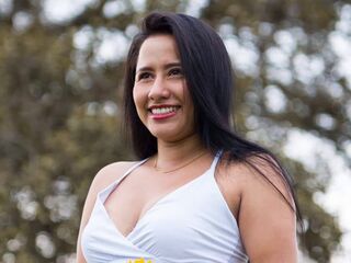 girl showing tits LenaCarther