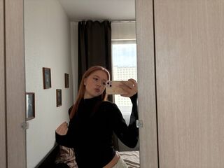 naughty camgirl fingering pussy LennieLukasik