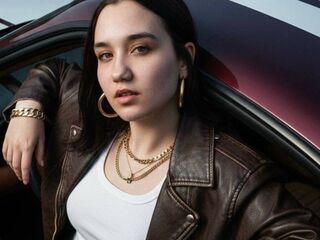 nude webcamgirl photo LeraMednis