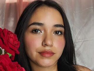 cam girl masturbating with dildo LilithRoxe