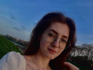 girl webcam LillyMonroee