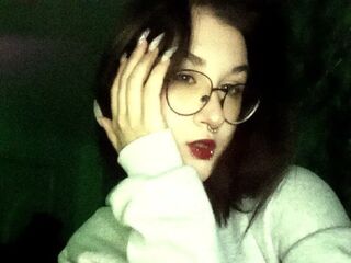 naked girl with webcam LinnaRose