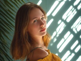 free live cam LucettaHarder