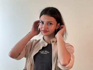 camgirl masturbating with vibrator LucyBarcenas