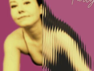 chat room live sex cam LucyLevatto