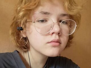nude webcamgirl picture LucyRandy