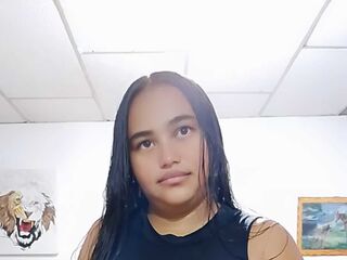 cam girl fingering MaloryGarcia