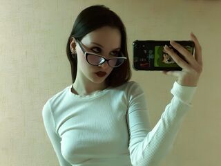 hot cam girl fingering shaved pussy MeganDendy