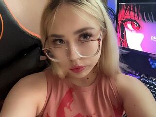cam girl playing with dildo MellieFlaig