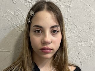 hot strip tease cam MiaChoo