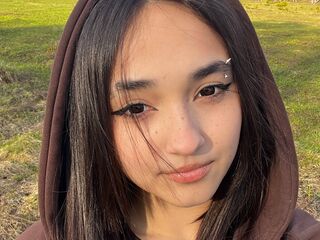 camgirl fingering shaved pussy MichikoHurtado