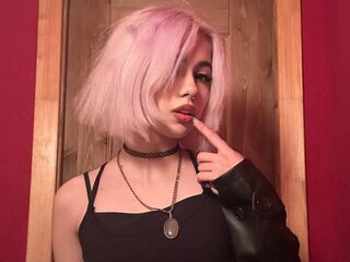naked camgirl fingering pussy MorganSnus