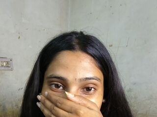 girl showing tits MuskaanSingh