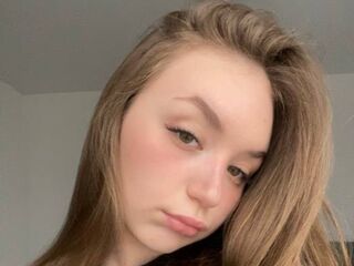 camslut masturbating NaomiScot