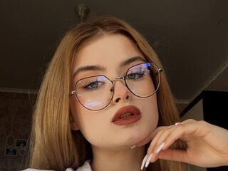 fingering girl webcam  OdelinaChurchey