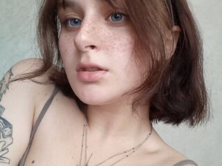 camgirl masturbating with dildo PamelaLaney
