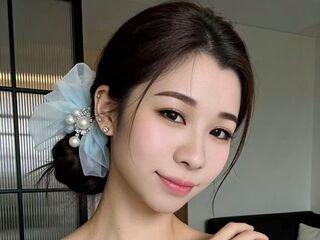 girl shaving pussy QinWeiwei