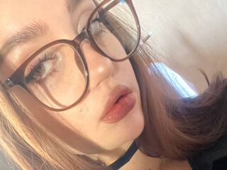naughty camgirl fingering pussy QuennaEmbry