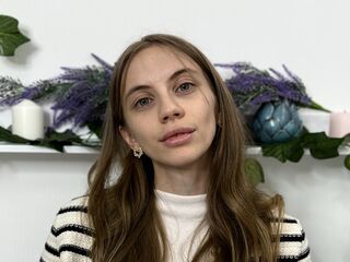 beautiful cam girl QuennaGammell