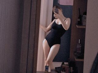hot camslut RinaAlmons