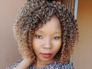 camwhore masturbating with dildo SadeKnott