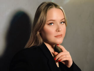 hot naked cam girl SallySavage