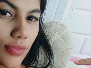 naughty camgirl masturbating with dildo SamaraBles
