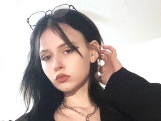 naughty cam girl masturbating with dildo SaraHillton