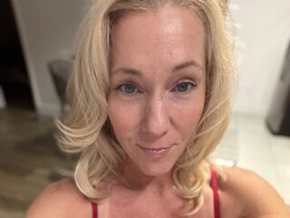 camgirl playing with sex toy SarahLiberti