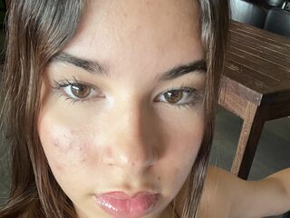 live chat room SariLane
