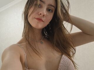 naked camgirl masturbating with vibrator SeleneEverhart