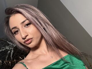 camgirl showing pussy SerayaRose