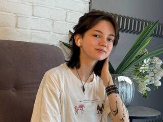 masturbating camgirl SheritaEddins