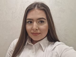 hot cam girl fingering shaved pussy SkylarrRose