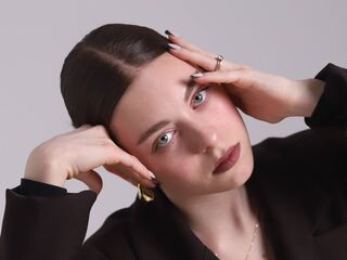 naked webcamgirl photo SophiaCurlam