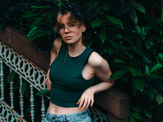 topless webcam girl SunnyTeazee