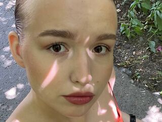 camslut fingering pussy SusannahBuffalo