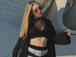 masturbating girl SuzieGlimp
