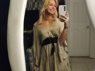 sex web cam chat SuzySweetSteps